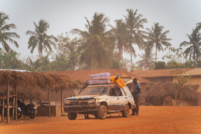 Voiture délabrée au Togo