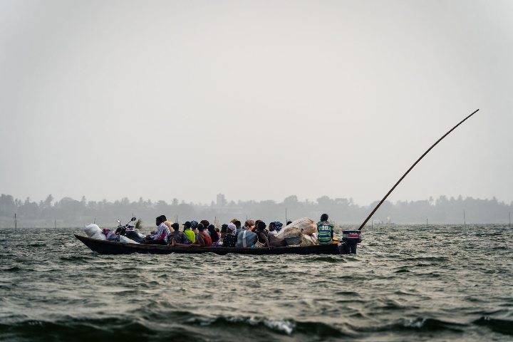 pirogue sur le lac Togo